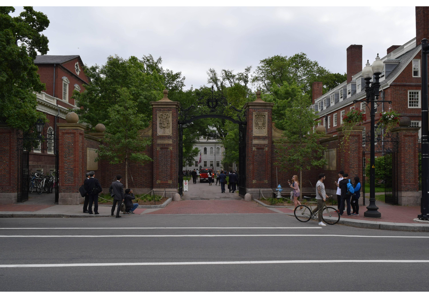 Johnston Gate, Harvard